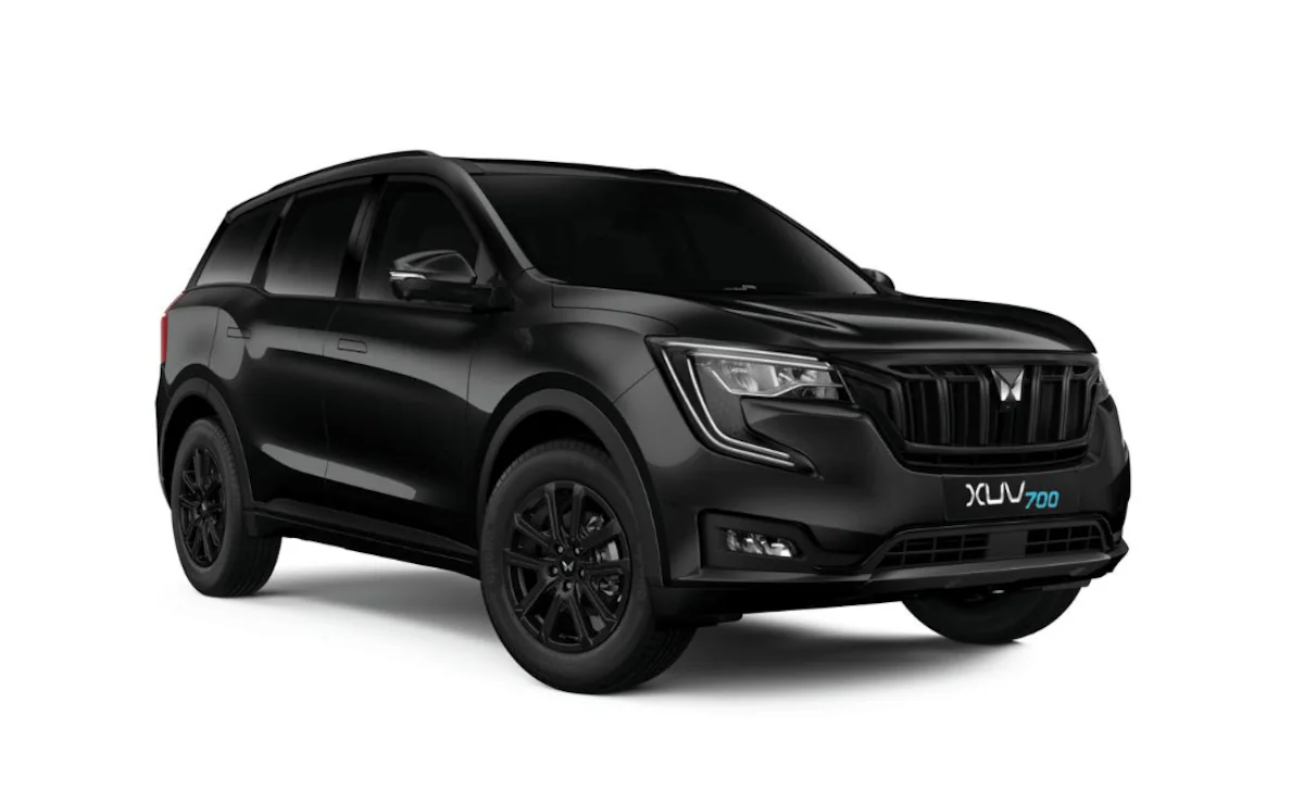 dg95r5f8_mahindra-xuv700-dark-knight-edition_625x300_09_July_24 (1)